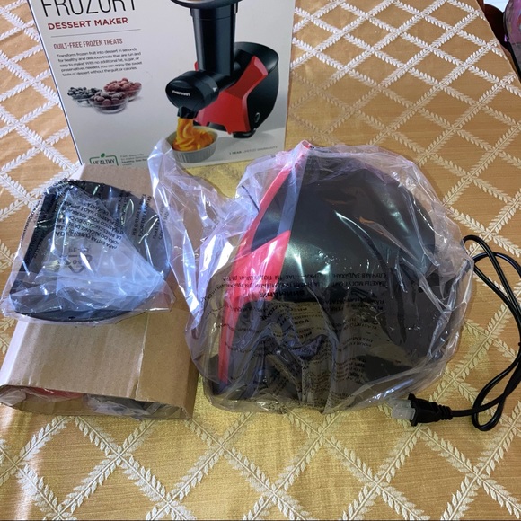 New Chefman Frozurt Dessert Maker